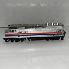 Life Like 8241 HO Amtrak EMD F40PH Powered Diesel Locomotive #229