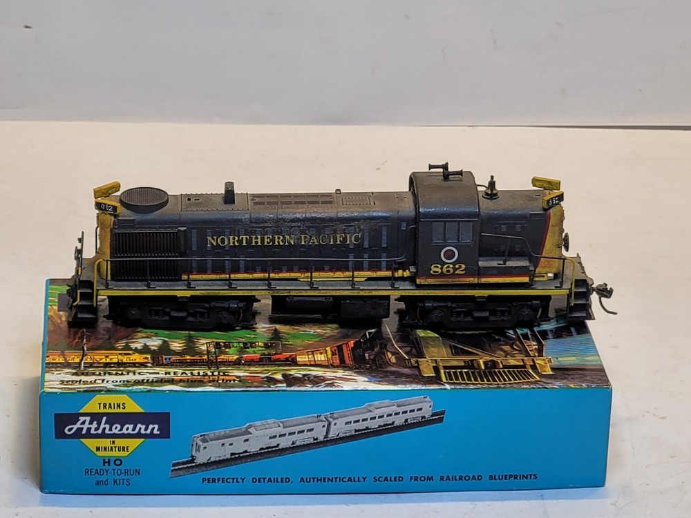 HO Kato 37701 ALCO RS-3 Diesel Locomotive #862 Northern Pacific Model Train Car