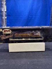 ATLAS #8412 EMD GP-7 MAINE CENTRAL RAILROAD ENGINE #564,IN MAROON SCHEME, HO