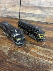 Lionel Postwar Erie Alco AA Diesel Set 2032 O Gauge UNTESTED FOR PARTS/REPAIR