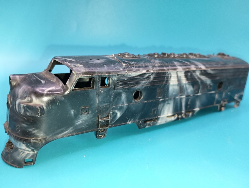 HO EARLY GLOBE F7A LOCOMOTIVE SHELL PENN LINE MINT!
