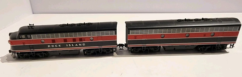 Stewart Hobbie HO Scale F7 Phase I Early A/B Set Rock Island