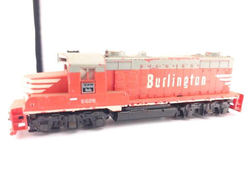 *READ Mantua Tyco HO Scale Burlington Route Gp-30 Locomotive 5628 PARTS REPAIR 1