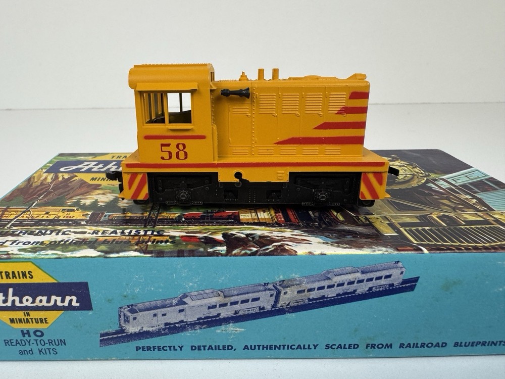 Vintage Athearn HO Scale #58 Switcher Hustler Locomotive w/ Box