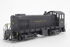 Atlas HO Scale Reading RR #644 S4 DC Powered Diesel Locomotive