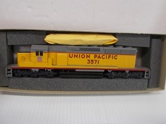 ATHEARN # 4458 ~ UNION PACIFIC SD40-2 DUMMY LOCOMOTIVE # 3571~ HO SCALE