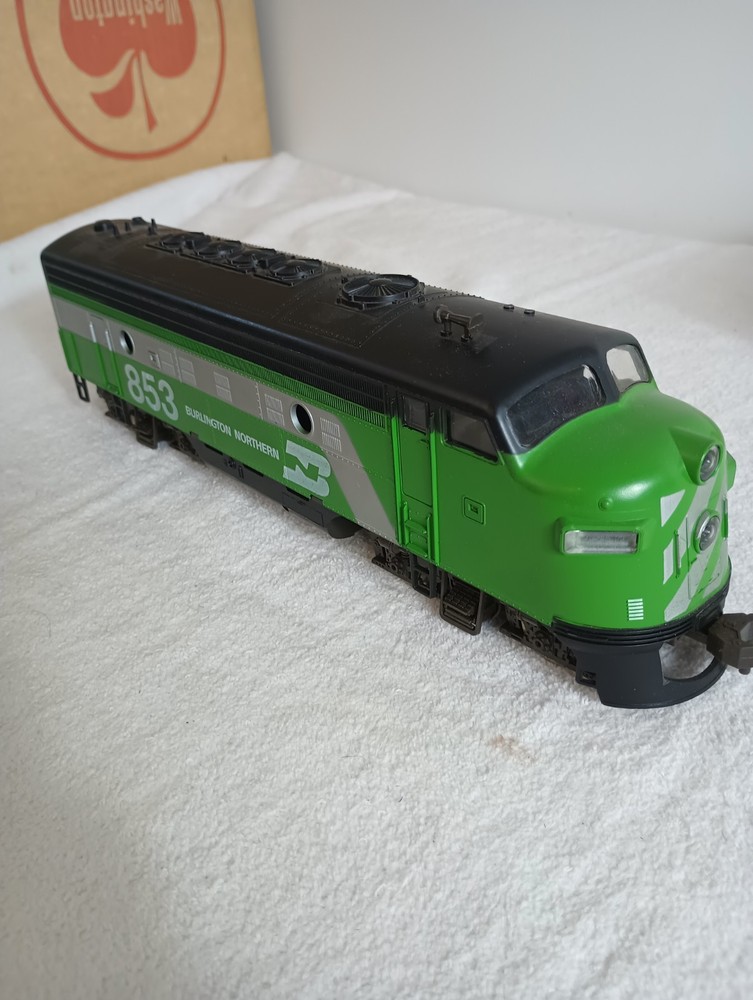 AHM 5015 HO Burlington Northern Alco Century 424 Locomotive #853 Green Works