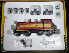 Proto 2000 HO Scale 21133 Florida East Coast FEC 221 SW-9 Diesel Switcher LNIB