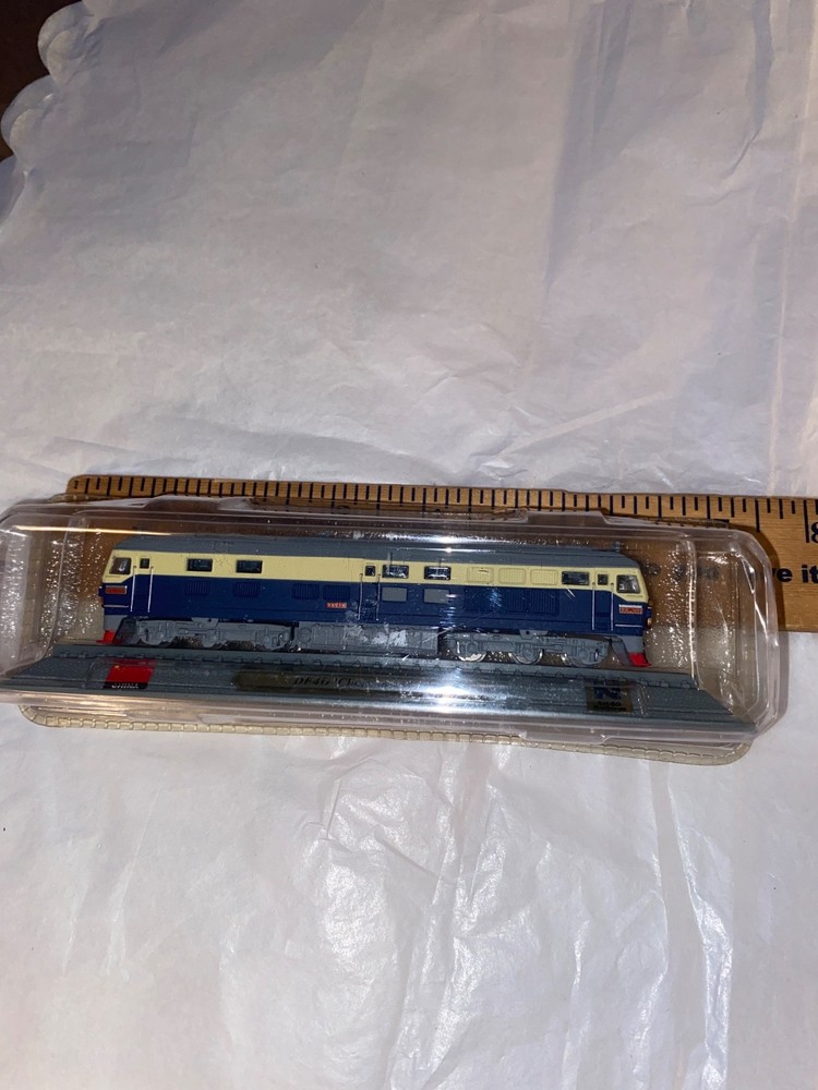 Vintage Del Prado Locomotive Model Train: China Train