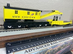 CHICAGO & NORTH WESTERN / 200 ton ROTATING HD WRECK CRANE w/TENDER HO SCALE NEW