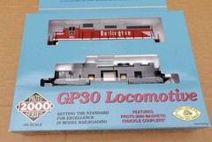 Proto 2000 21517 HO Scale CB&Q Powered GP30 Diesel Locomotive #955 LN/Box spud02