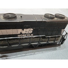 Norfolk Southern 5280 Diesel Locomotive Model Train Black White NS Livery