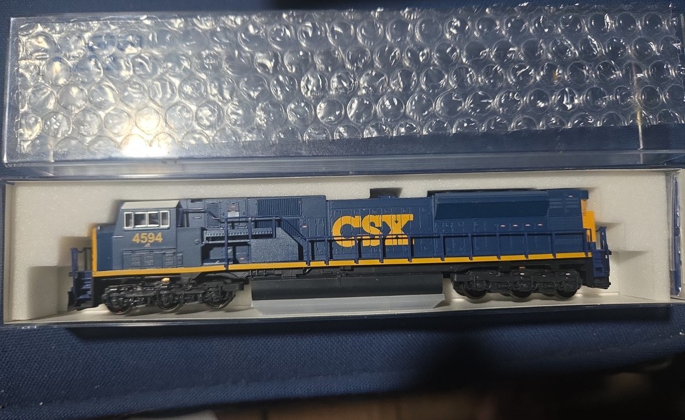 Kato N Scale EMD SD80MAC