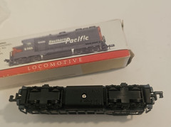 Southern Pacific Locomotive # 9725 Model Train No 418 High Speed N Scale w Box