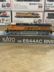 Kato N Scale 176-8434 EMD Es44ac BNSF #9376 Swoosh Lightly Used