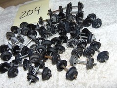 FLYER S 40 PLASTIC WHEELS WITH METAL AXELS #204