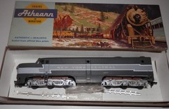 Athearn HO Scale NON POWERED DUMMY New York Central 4221 ALCO PA-1 Loco #3323