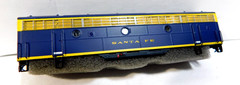Atlas N Scale Diesel Locomotive Santa Fe Blue Shell