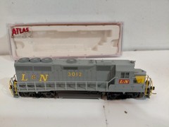 Atlas 48527 N Gauge Model Railroad Louisville Nashville GP-40 Diesel Engine 3012