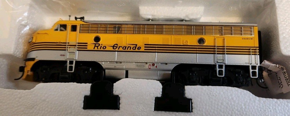 BLI 4844 EMD F7 A-B DCC/Sound D&RGW #5601 & 5602 5-stripe Scheme