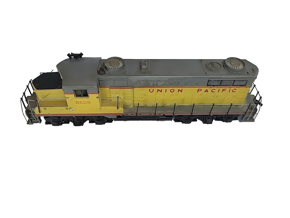 TYCO Union Pacific #5628 HO Scale Train Locomotive Engine Yellow