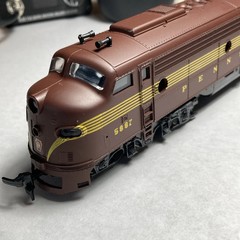 Ho Scale Rivarossi Pennsylvania E-8 (E-9) Diesel Locomotive Set DC exc cond NIB