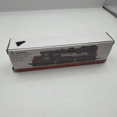 Southern Pacific 9725 N Gauge Locomotive Gray Red Black Painted Plastic