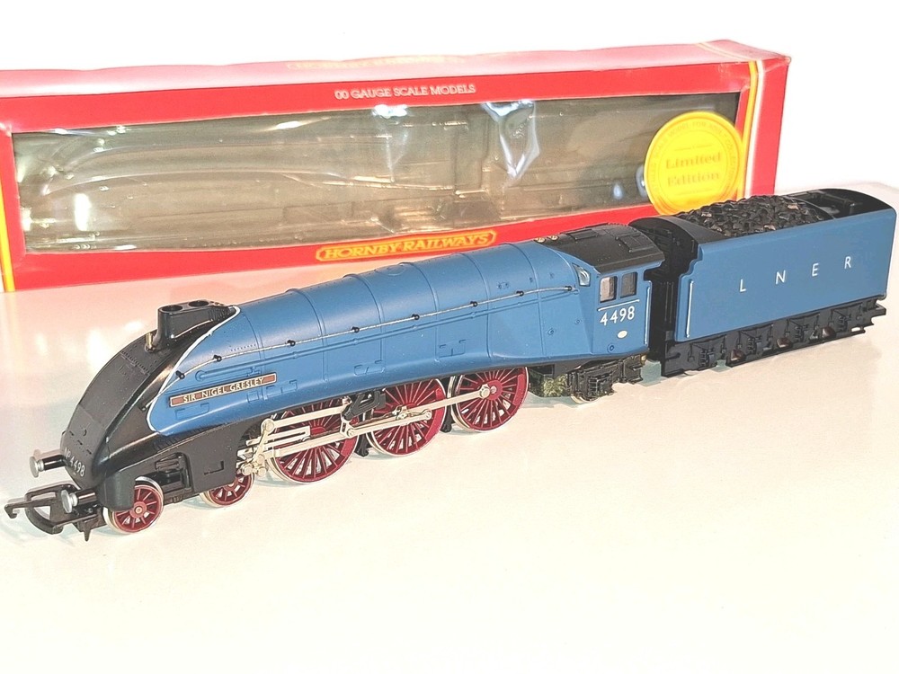 Hornby R528 Ltd Ed #31 Sir Nigel Gresley A4. New Old Stock. Mint Cond. Boxed. OO