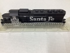 Atlas #7569 HO scale “Santa Fe“ SD-24 locomotive with sound Rd.#923