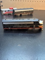 HO Gauge Model Diesel Locomotive Caboose Train Car Body Lot For Parts (5)