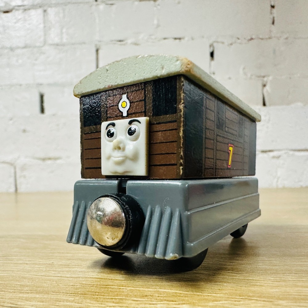 2003 Toby – Thomas The Tank & Friends Wooden Railway Magnet Trains