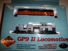 LIFE-LIKE PROTO 2000 HO GP9 PHASE II MILWAUKEE ROAD LOCOMOTIVE #2387 ITEM #23706