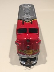 PlayArt Santa Fe EMD F7 Diesel-Electric Locomotive HO 1:87 Scale Running