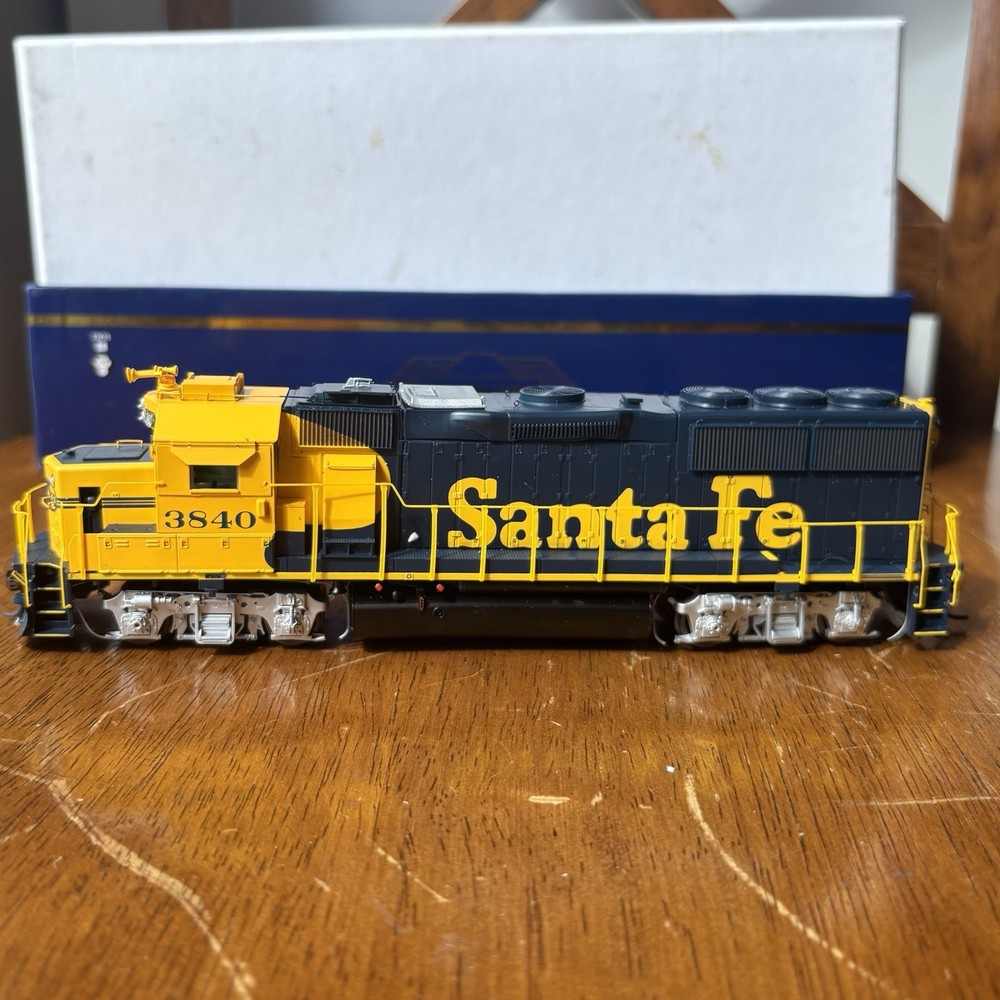 Athearn Genesis HO Scale Santa Fe GP50 Phase II #3840 Tsunami Sound G40634