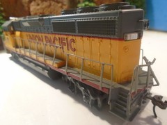 BACHMANN HO SCALE UNION PACIFIC GP 40 DIESEL LOCOMOTIVE DCC ON BOARD 5-202-3-5
