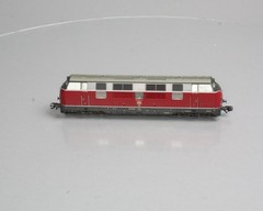Marklin 3582 HO Scale Deutsche Bundesbahn (DB) Diesel Locomotive #221 107-6 LN
