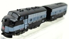 Z scale Rokuhan ST012-2 Powered NYC EMD F7A/B Loco SET w/opt Mkln cplrs #4