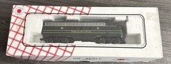 Stewart Hobbies HO Reading F3 Phase IV A/B Set Single Headlight & Does Not Run!