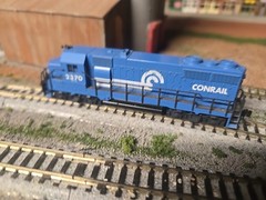 N Scale Atlas 4604 Conrail EMD GP35 Powered Diesel Locomotive CR #2370. N148