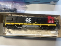 HO Custom New Haven Locomotive Project Lot – Does Not Run