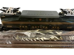 Hallmark LIONEL 2332 Pennsylvania GG1 Electric Locomotive Train 10″ OPEN BOX