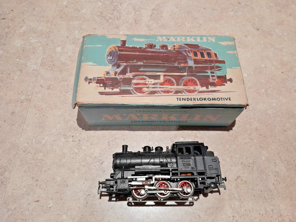 Vintage Marklin HO Scale 0-6-0 DB BR89 Class Steam Locomotive with Original Box