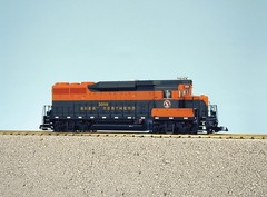 USA Trains G Scale R22463 GREAT NORTHERN GP30 GREEN/ORANGE Locomotive GP-30