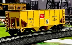 HO Green Bay & Western GBW #412 Yellow Double Bay Hopper – HH Coup – Video