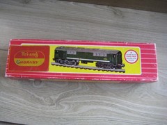 HORNBY DUBLO (2233) 2 RAIL DIESEL ELECTRIC CO-BO D5702 Runs well, Near Mint