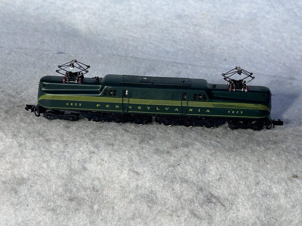 Classic Arnold Pennsylvania RR GG-1 Electric Locomotive N Gauge