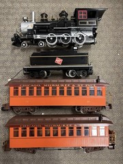 + Bachmann G Scale Golden Classic Chicago Milwaukee Locomotive Passenger Set
