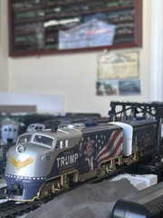 Hawthorne Village 2017 45th President Trump Train Engine Set HO Rare Together