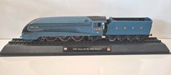 Vintage Mallard Model Train 1938 Class A4 No. 4468 On Stand.