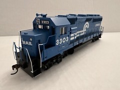 Athearn Roundhouse HO RND17792 Conrail GP40-2 #3303 Diesel Switcher Loco
